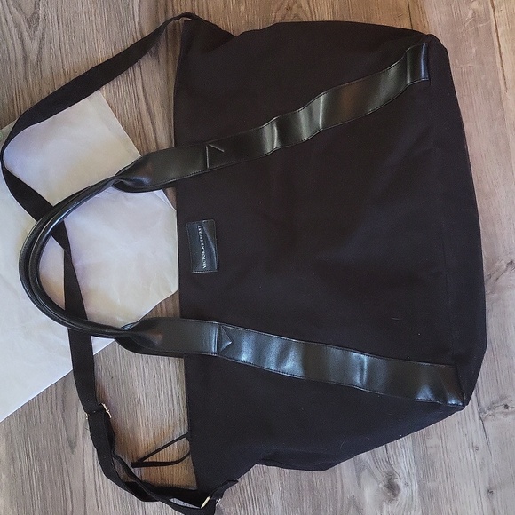 Victoria Secret l duffle l large l handy l travel l black cloth bag l carry on - Picture 7 of 7
